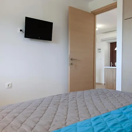 아파트 Agios Petros Apartments